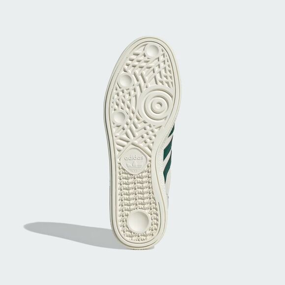 Athletic_Shoes